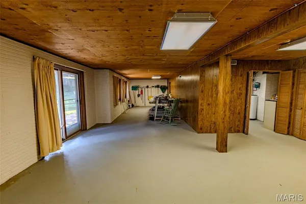 $179,900 | 12820 Winnebago Drive, Shipman, IL 62685