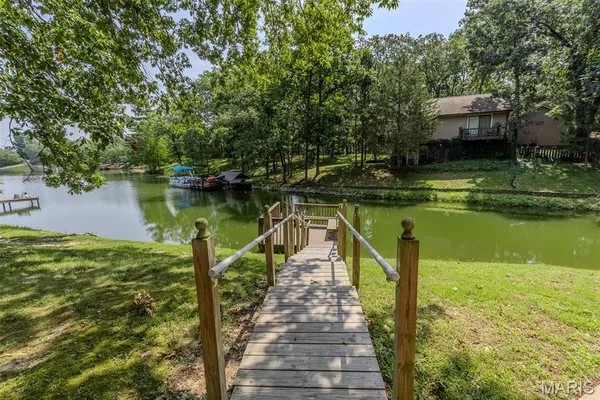 $179,900 | 12820 Winnebago Drive, Shipman, IL 62685