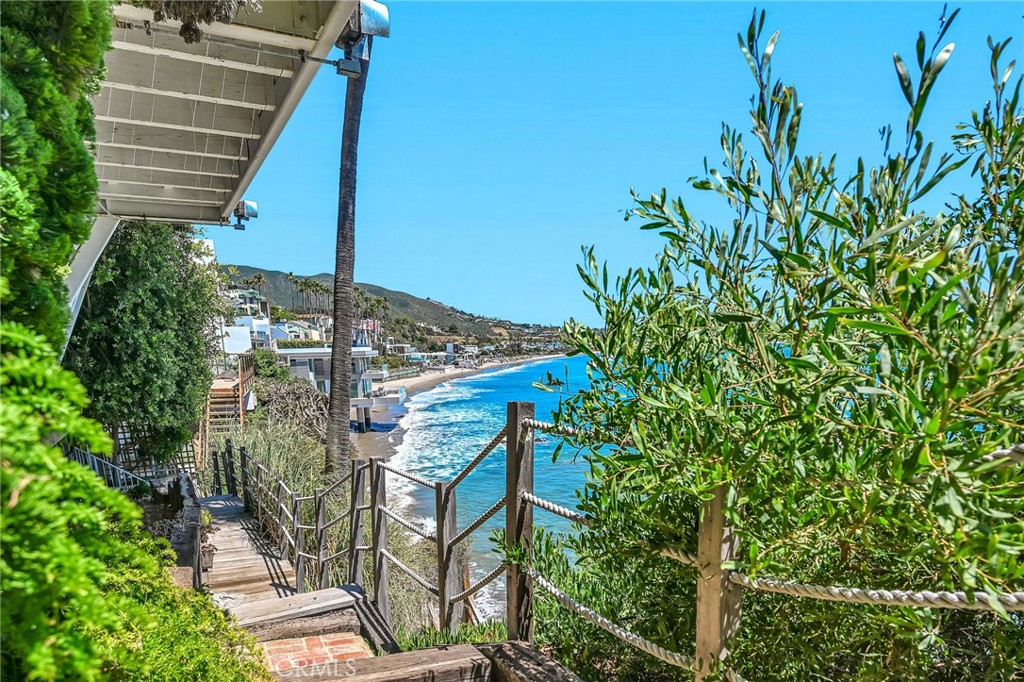 31532 Victoria Point Road Malibu, CA 90265 - Photo 8 of 44