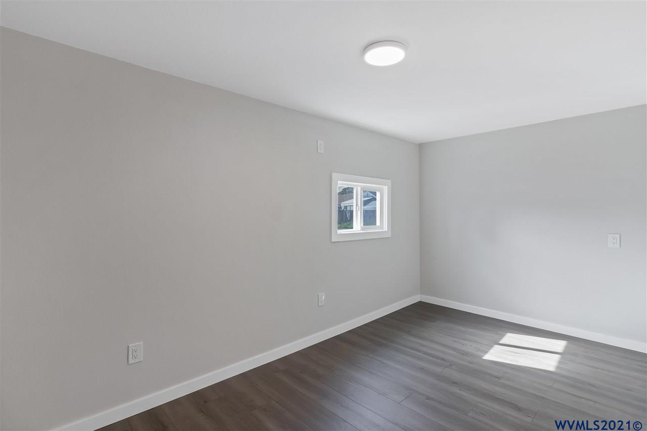 588 Southwest Clay Street Dallas, OR 97338 - Photo 19 of 31 Gallery Image 19