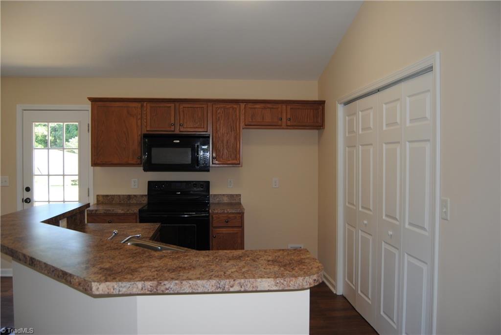 4632 Colonial Circle Trinity, NC 27370 - Photo 7 of 12 Gallery Image 7