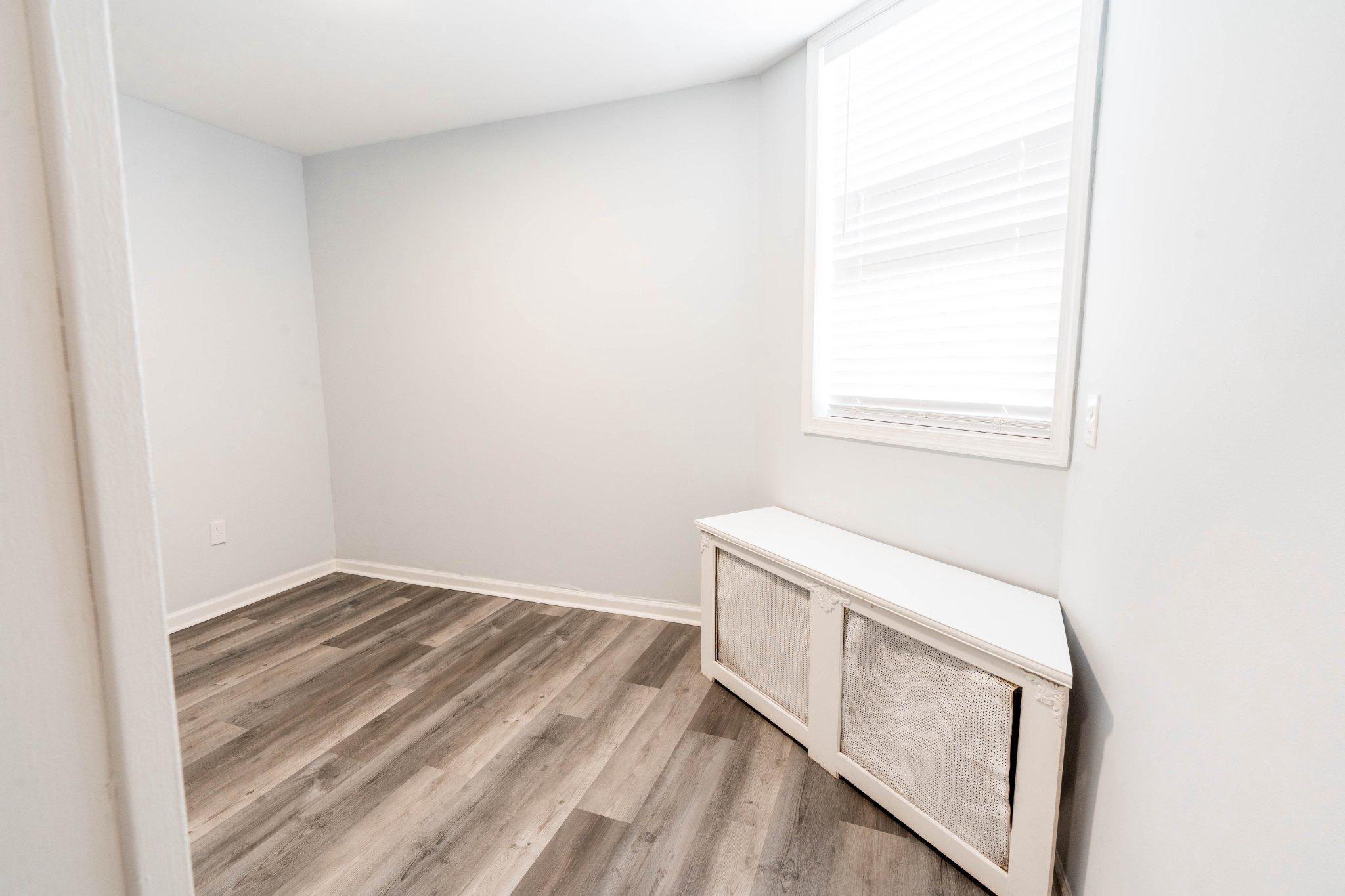 2433 South 3rd Street Philadelphia, PA 19148 - Photo 14 of 25 Middle Bedroom