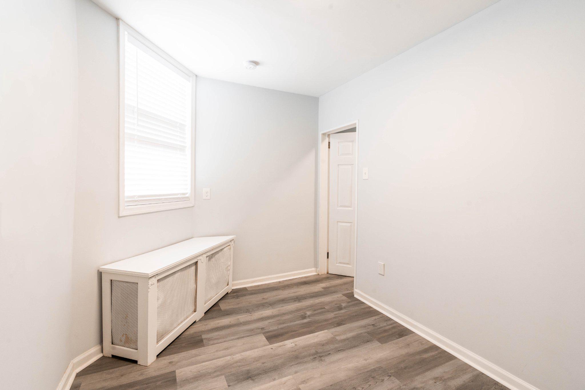 2433 South 3rd Street Philadelphia, PA 19148 - Photo 15 of 25 Middle Bedroom