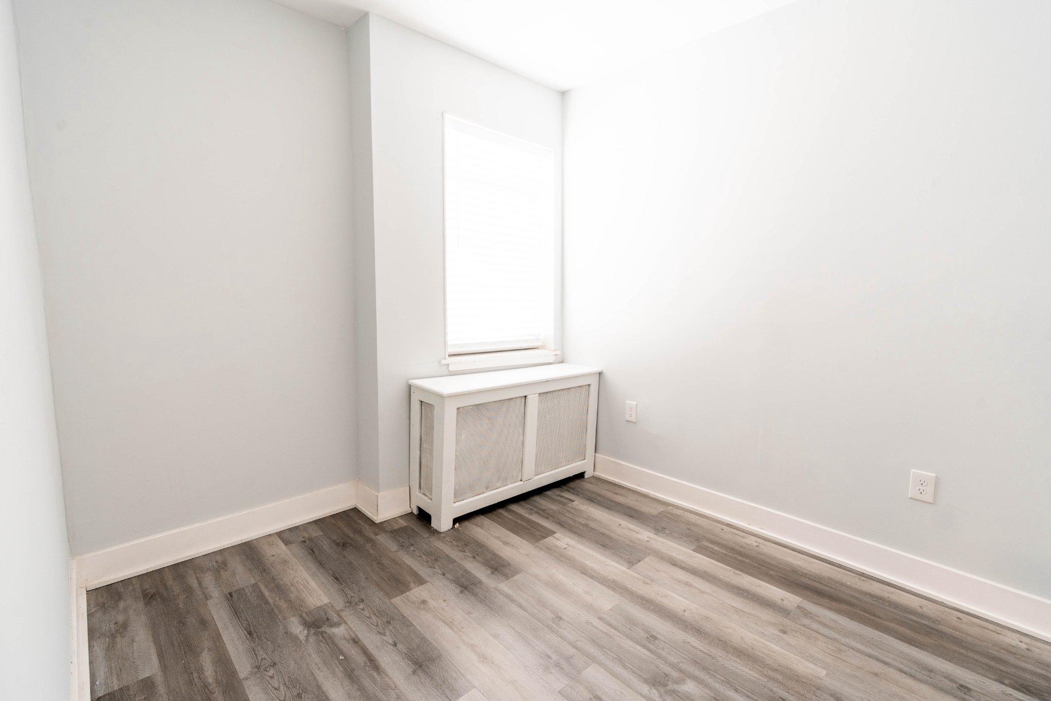 2433 South 3rd Street Philadelphia, PA 19148 - Photo 18 of 25 Rear Bedroom