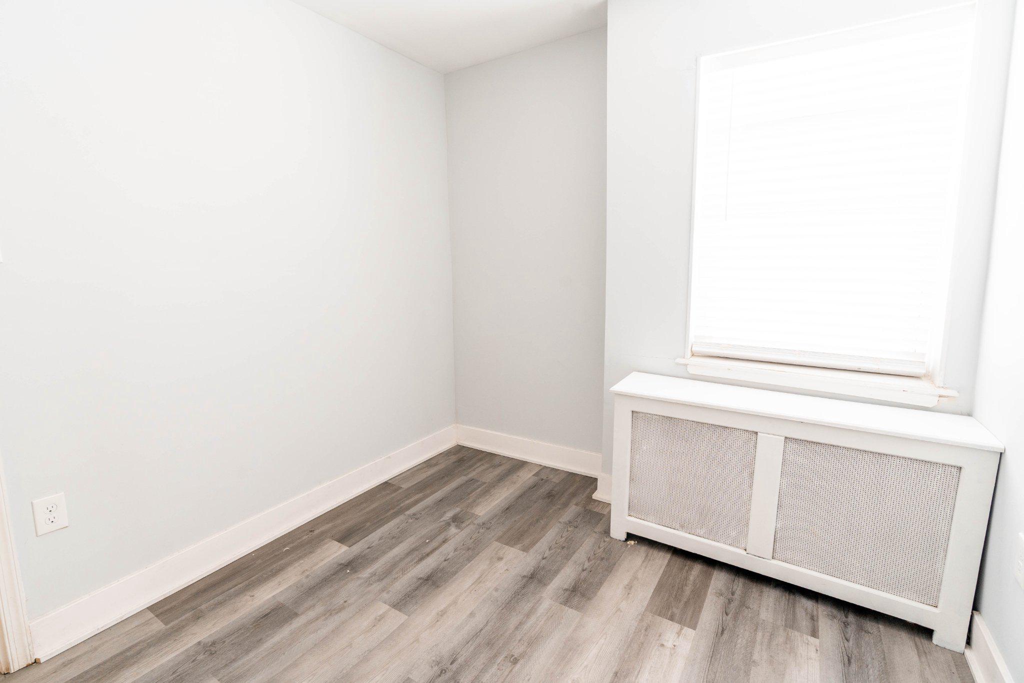 2433 South 3rd Street Philadelphia, PA 19148 - Photo 19 of 25 Rear Bedroom