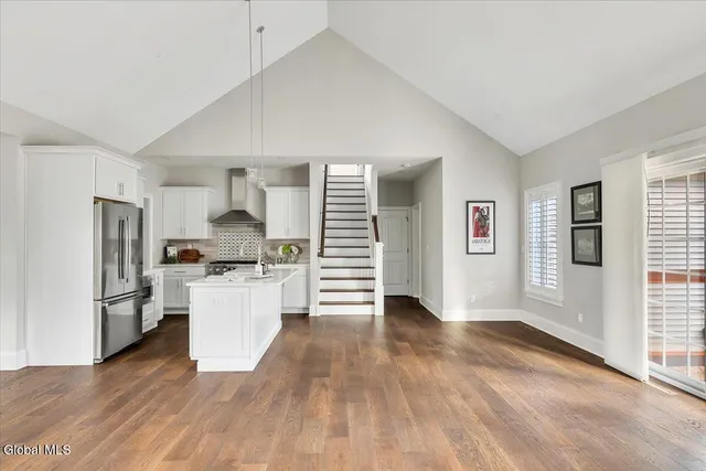 $1,100,000 | 31 Catalina Drive, Milton, NY 12020