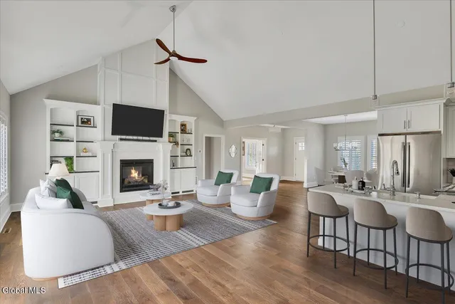 $1,100,000 | 31 Catalina Drive, Milton, NY 12020