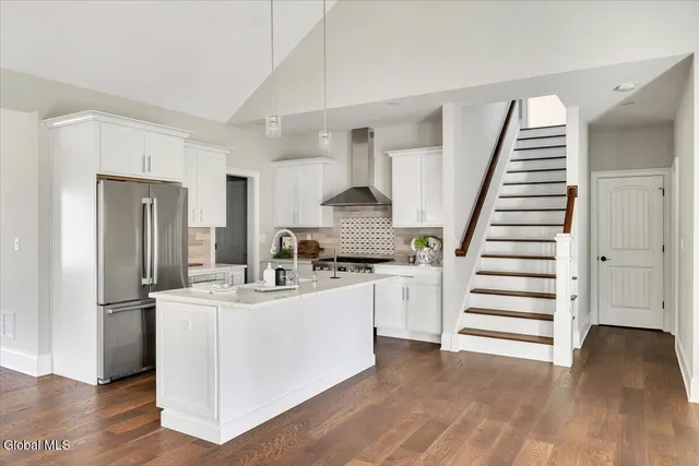 $1,100,000 | 31 Catalina Drive, Milton, NY 12020