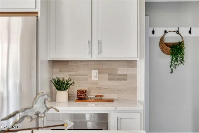 $1,100,000 | 31 Catalina Drive, Milton, NY 12020