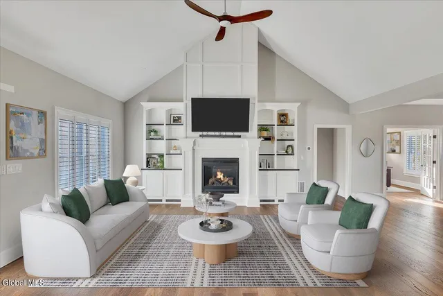 $1,100,000 | 31 Catalina Drive, Milton, NY 12020