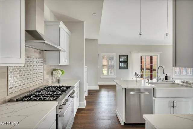 $1,100,000 | 31 Catalina Drive, Milton, NY 12020