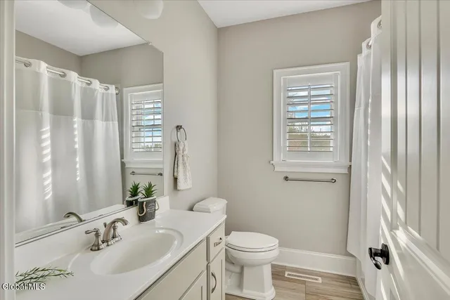 $990,000 | 31 Catalina Drive, Milton, NY 12020