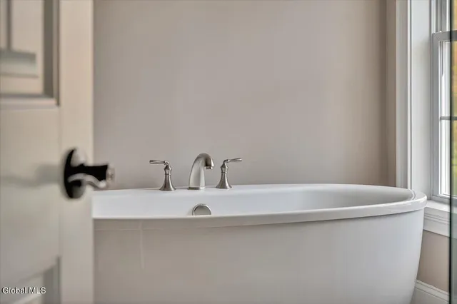 $1,100,000 | 31 Catalina Drive, Milton, NY 12020