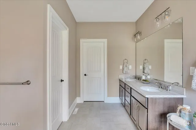 $1,100,000 | 31 Catalina Drive, Milton, NY 12020