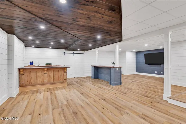 $1,100,000 | 31 Catalina Drive, Milton, NY 12020