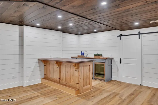 $1,100,000 | 31 Catalina Drive, Milton, NY 12020