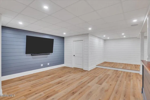 $1,100,000 | 31 Catalina Drive, Milton, NY 12020