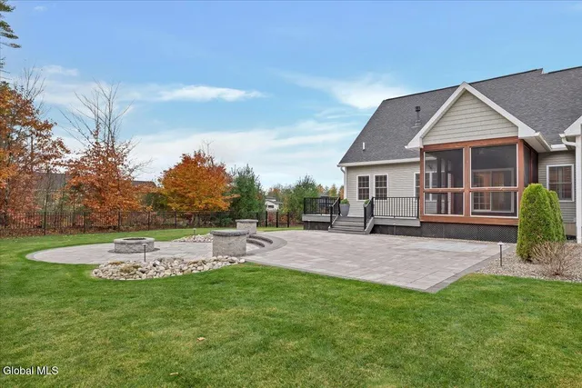 $990,000 | 31 Catalina Drive, Milton, NY 12020