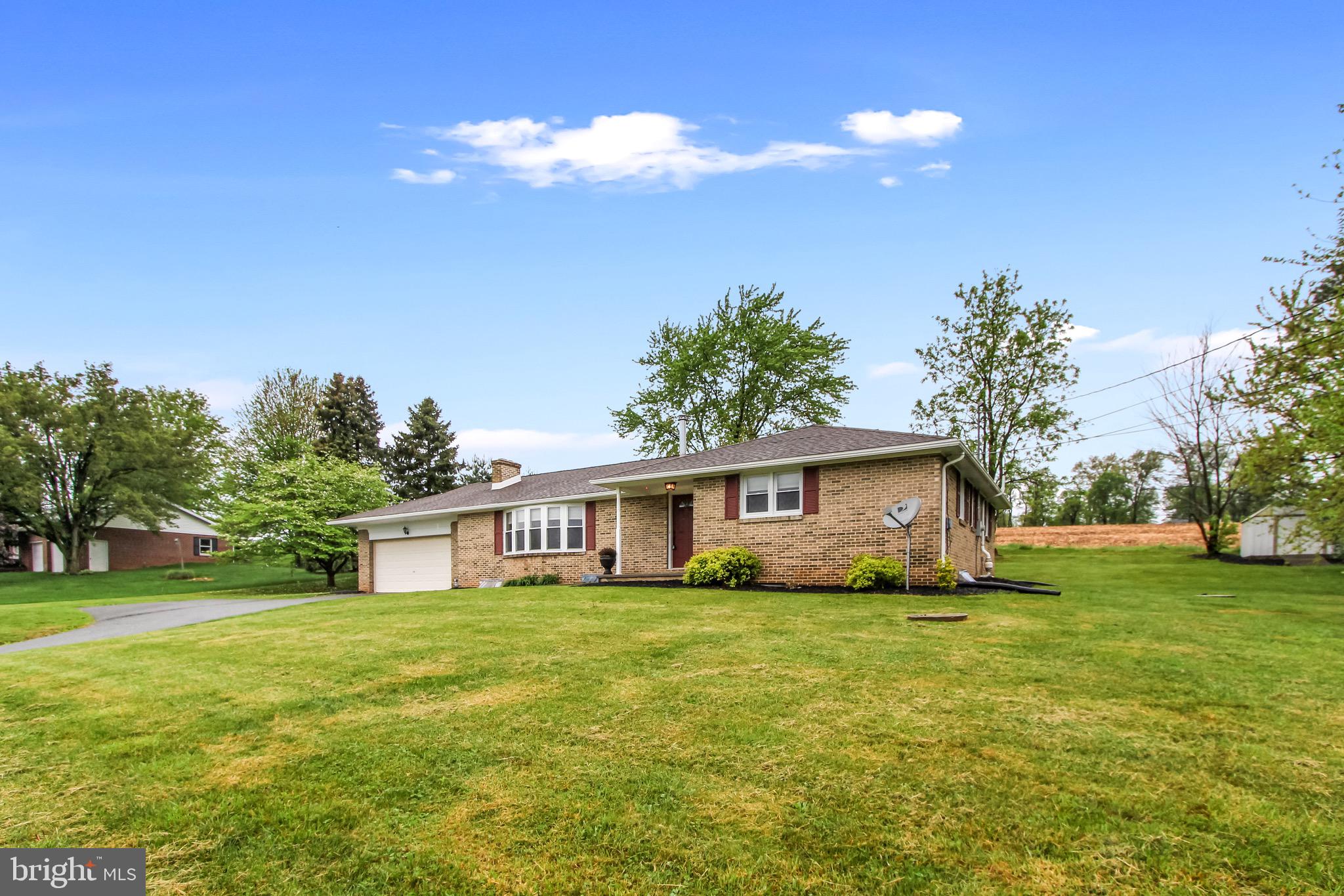 345 Windsor Road York, PA 17402 - Photo 3 of 26 Gallery Image 3