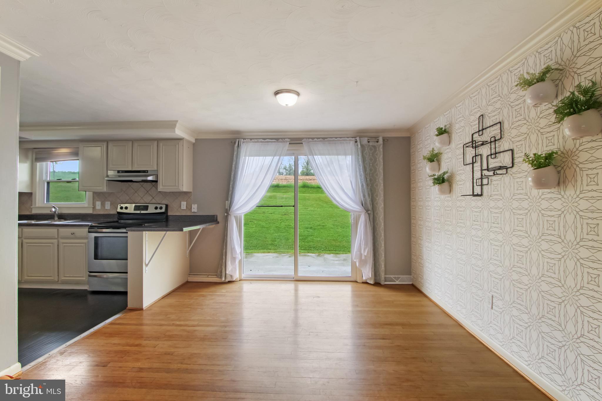 345 Windsor Road York, PA 17402 - Photo 8 of 26 Gallery Image 8