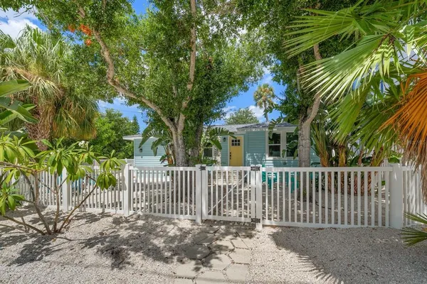 $850,000 | 932 Highland Avenue, Dunedin, FL 34698