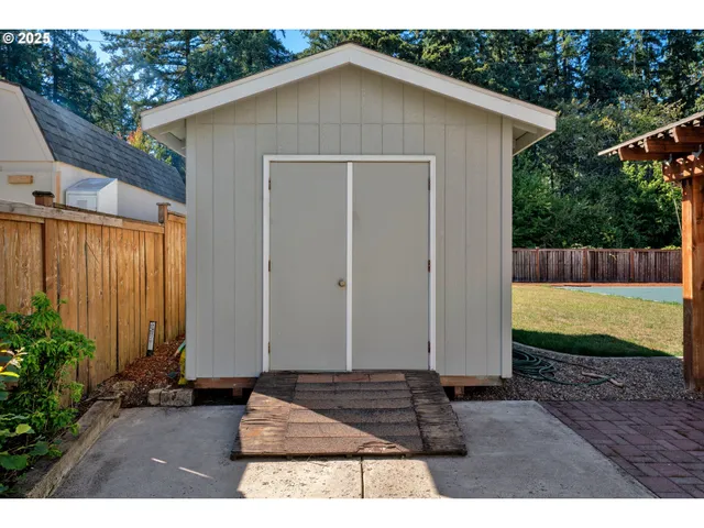 $721,900 | 2310 Northwest Gale Street, Albany, OR 97321