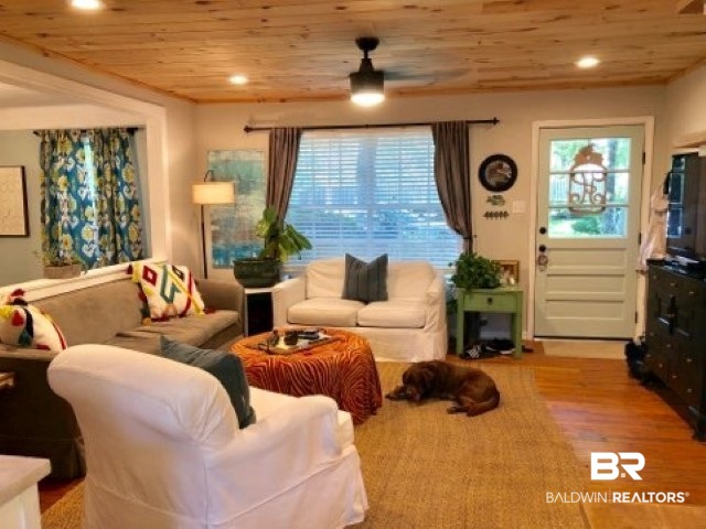 556 Middle Street Fairhope, AL 36532 - Photo 2 of 13
