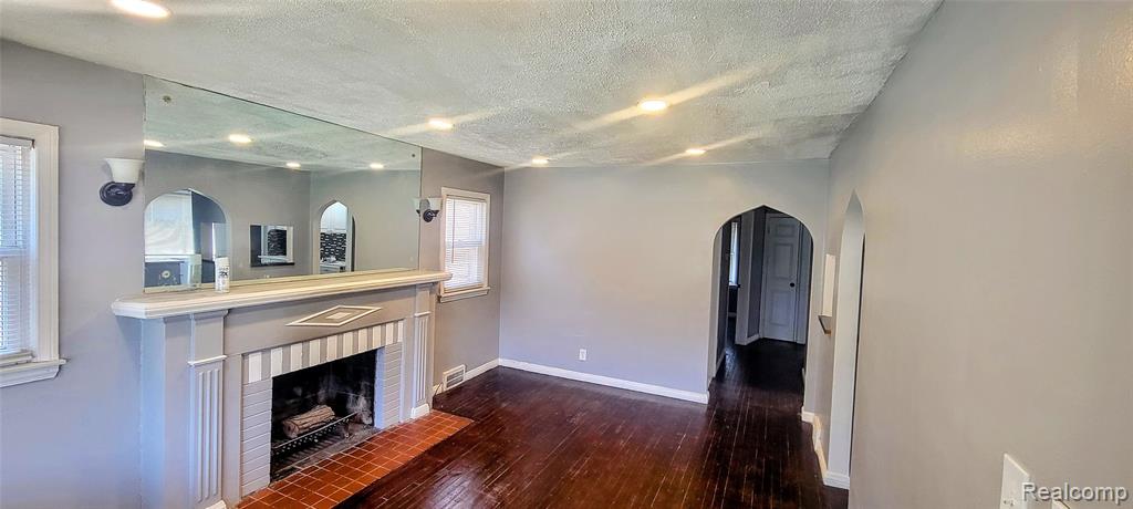 18978 Indiana Street Detroit, MI 48221 - Photo 2 of 19