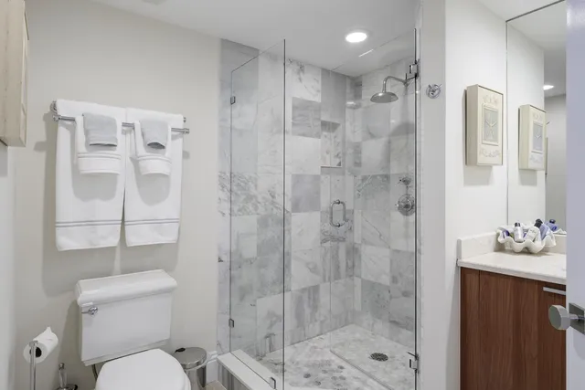 $595,000 | 2650 Lake Shore Drive, Unit 1602, Riviera Beach, FL 33404