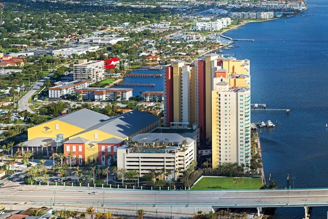 $595,000 | 2650 Lake Shore Drive, Unit 1602, Riviera Beach, FL 33404