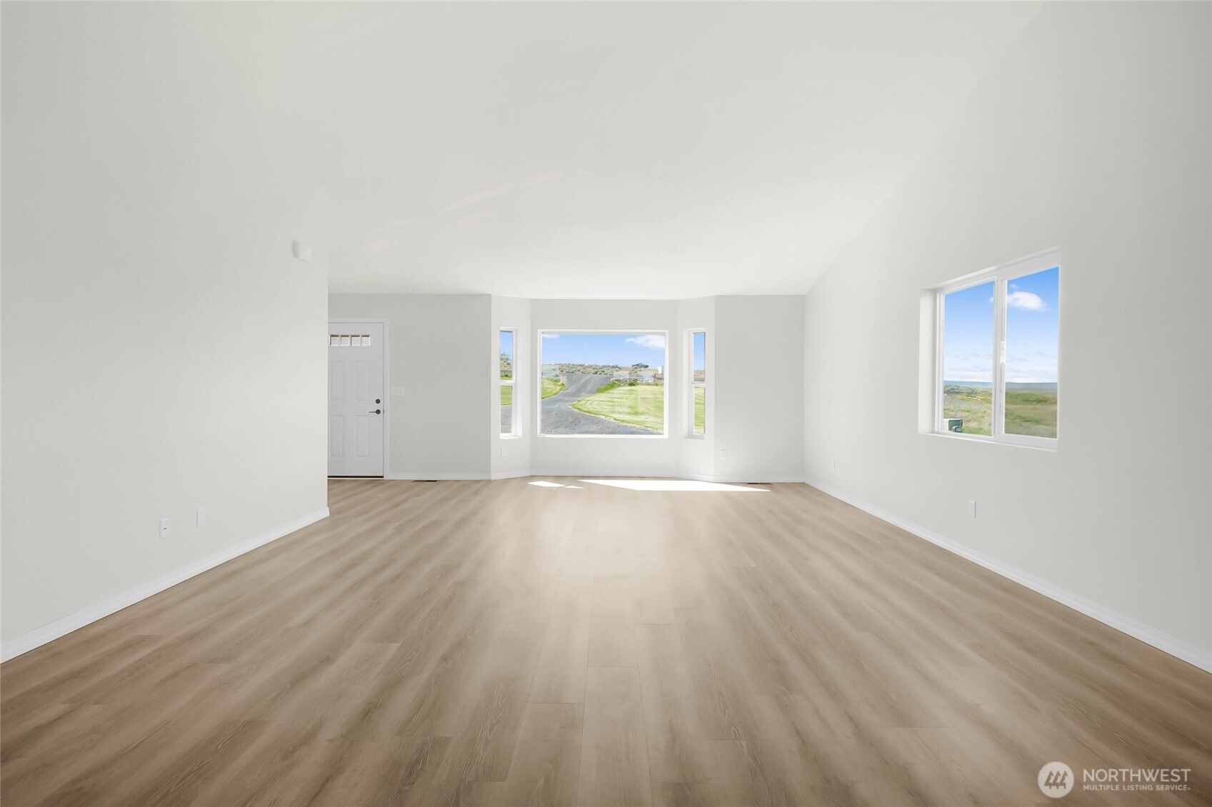8903 Stonecrest Road Northeast Moses Lake, WA 98837 - Photo 11 of 40