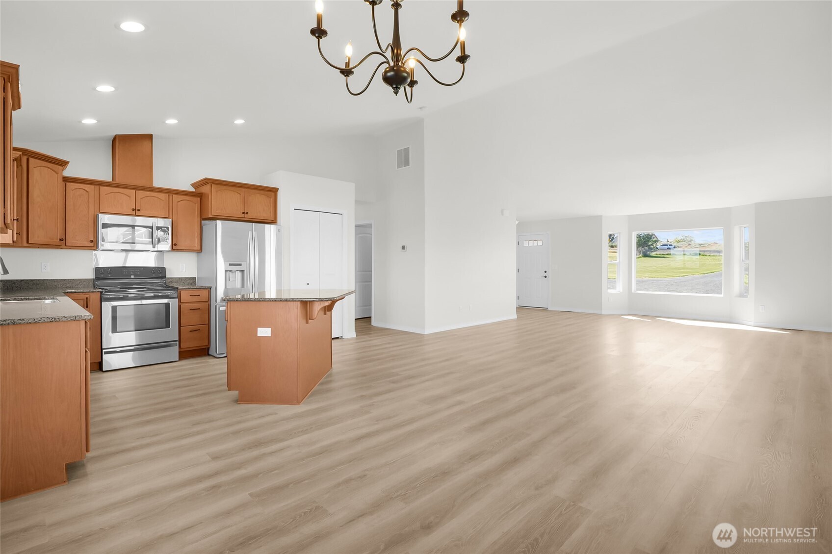 8903 Stonecrest Road Northeast Moses Lake, WA 98837 - Photo 12 of 40