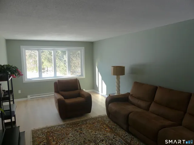 $367,500 | 7 Blue Bell Lane, Middletown, CT 06457