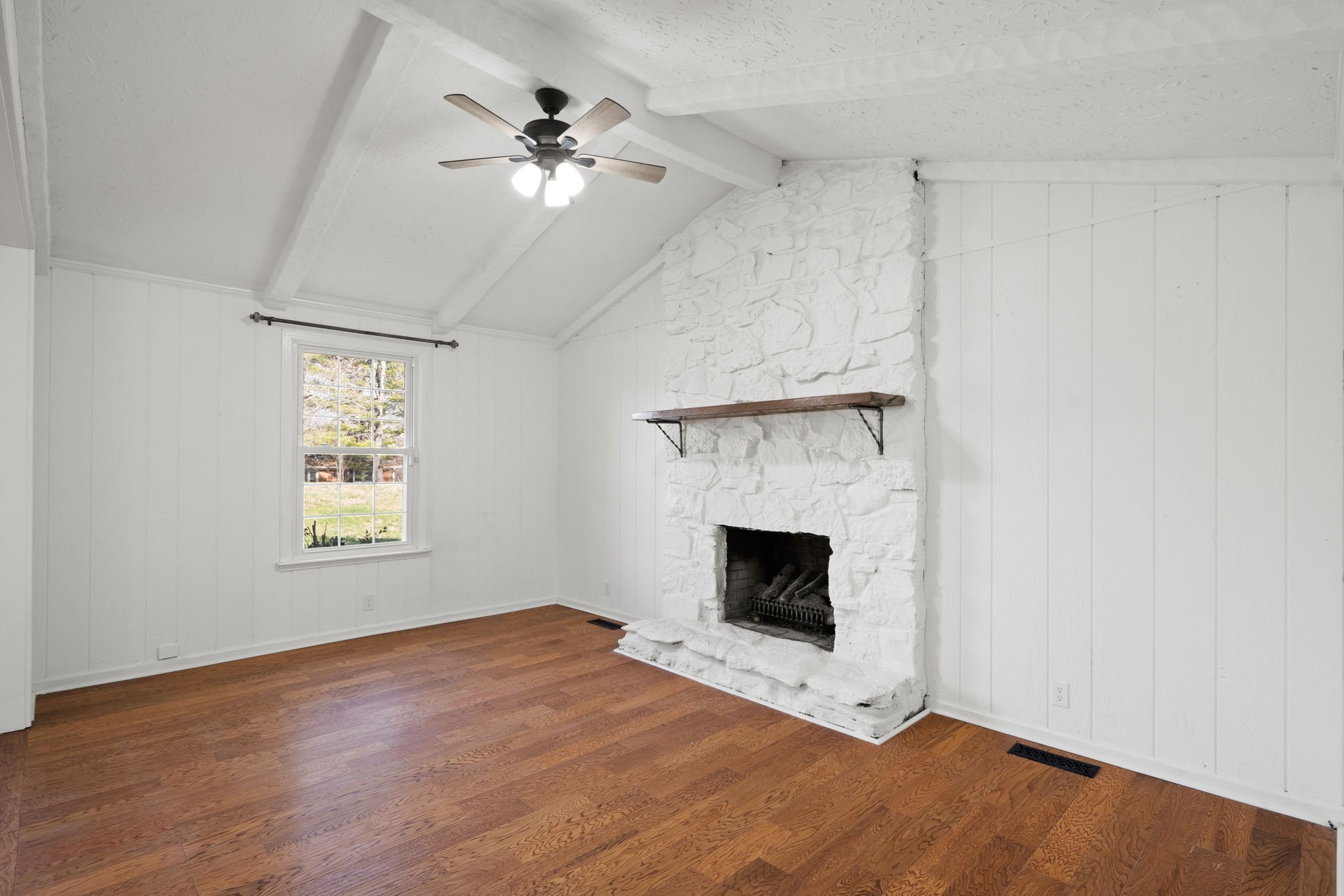 1843 Lake Road Greenbrier, TN 37073 - Photo 11 of 34 Gallery Image 11