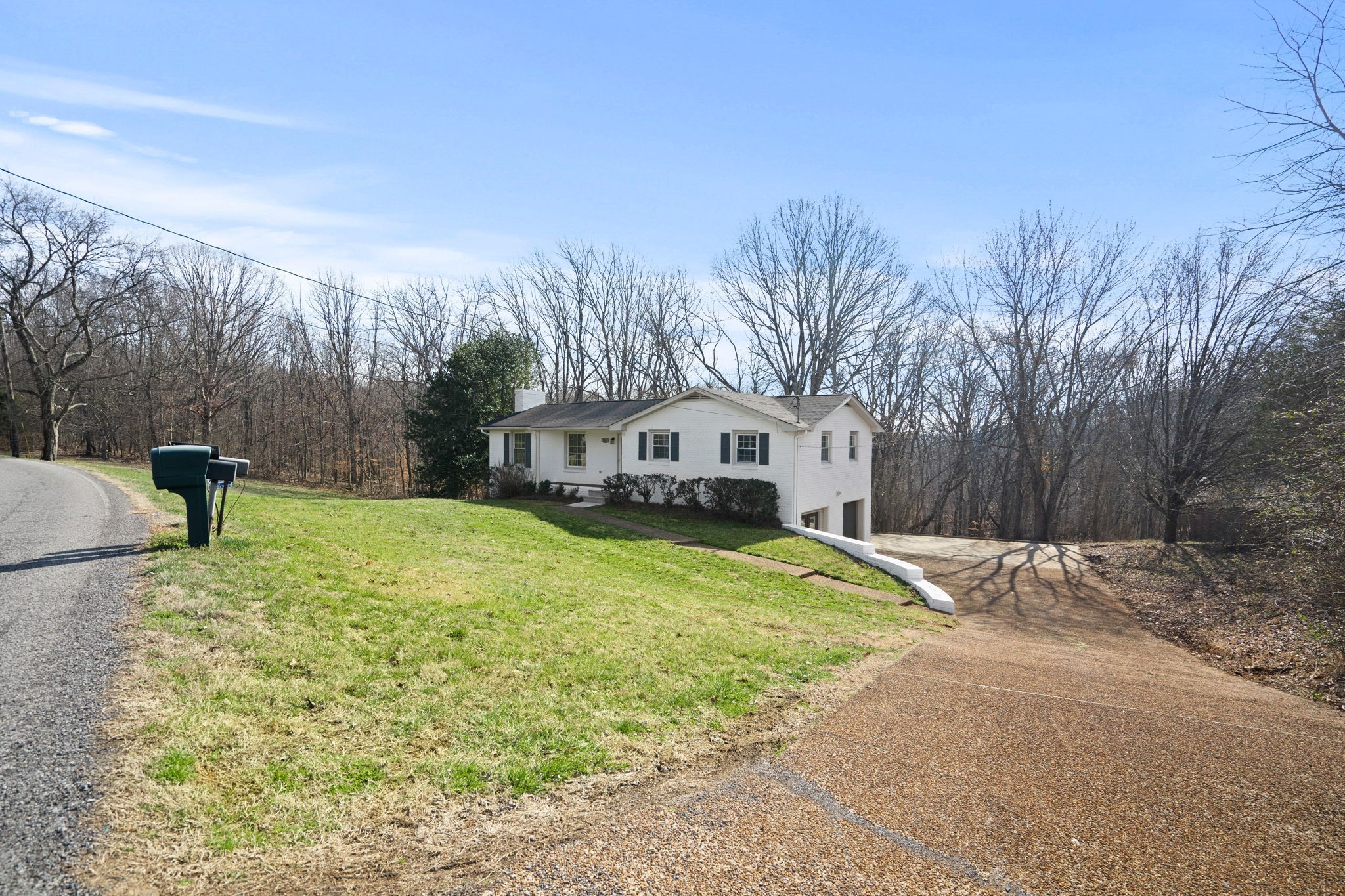 1843 Lake Road Greenbrier, TN 37073 - Photo 4 of 34 Gallery Image 4