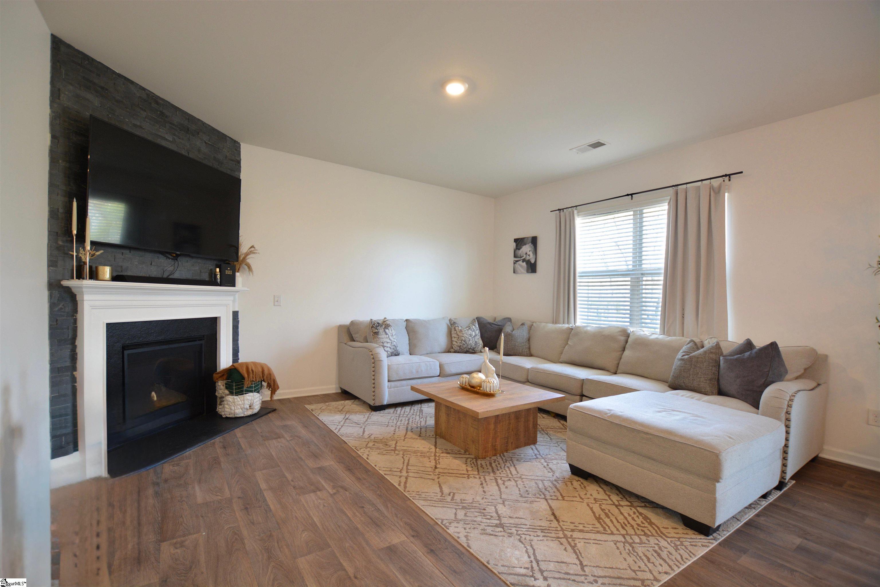 242 Hillendale Way Pelzer, SC 29669 - Photo 11 of 17