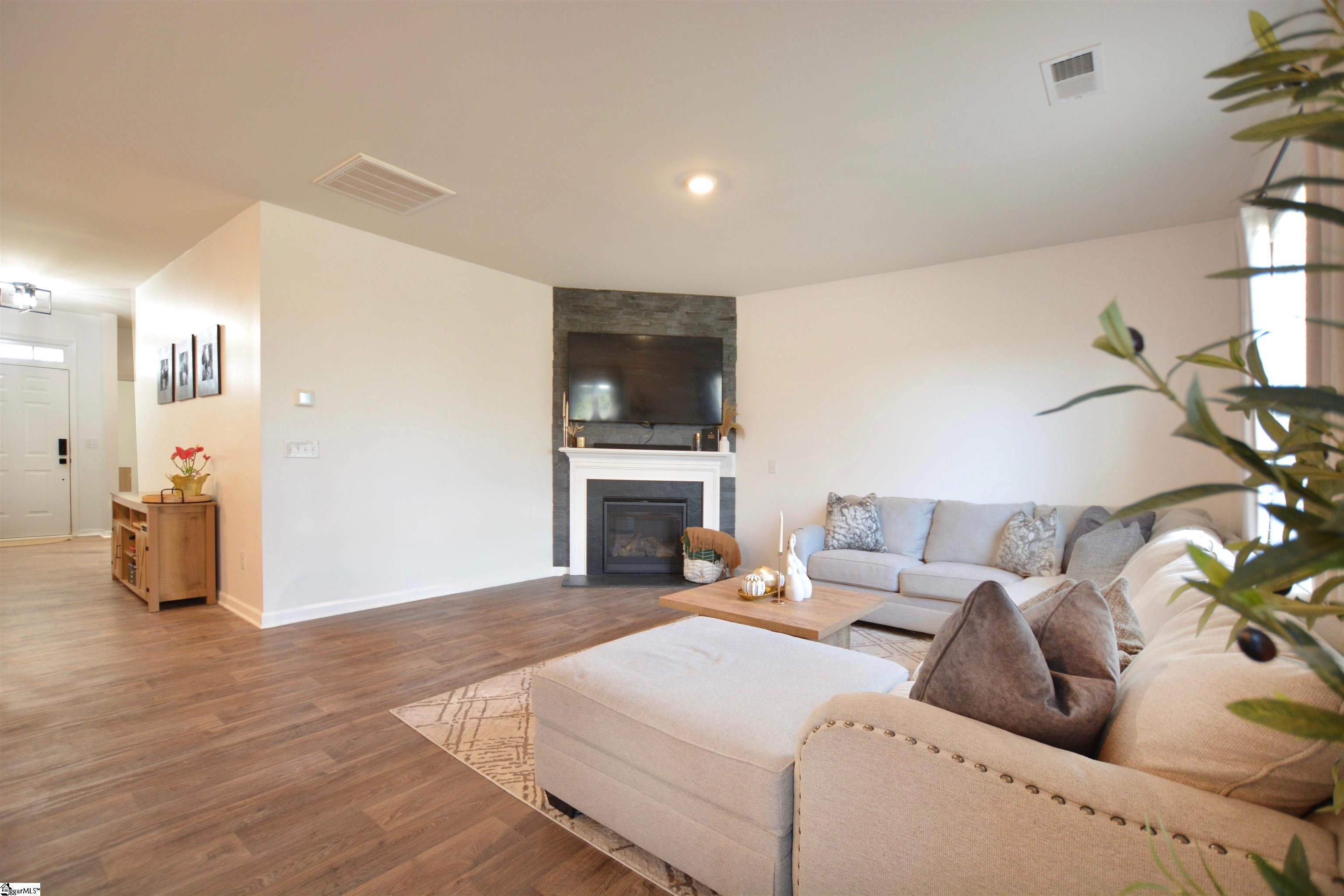 242 Hillendale Way Pelzer, SC 29669 - Photo 13 of 17