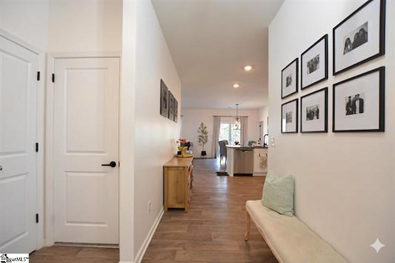 242 Hillendale Way Pelzer, SC 29669 - Photo 2 of 17