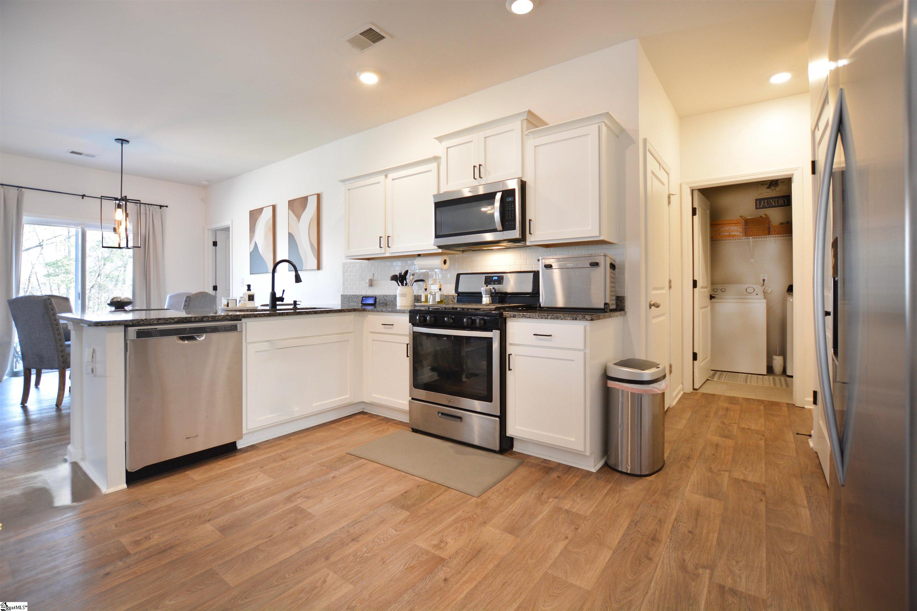 242 Hillendale Way Pelzer, SC 29669 - Photo 8 of 17