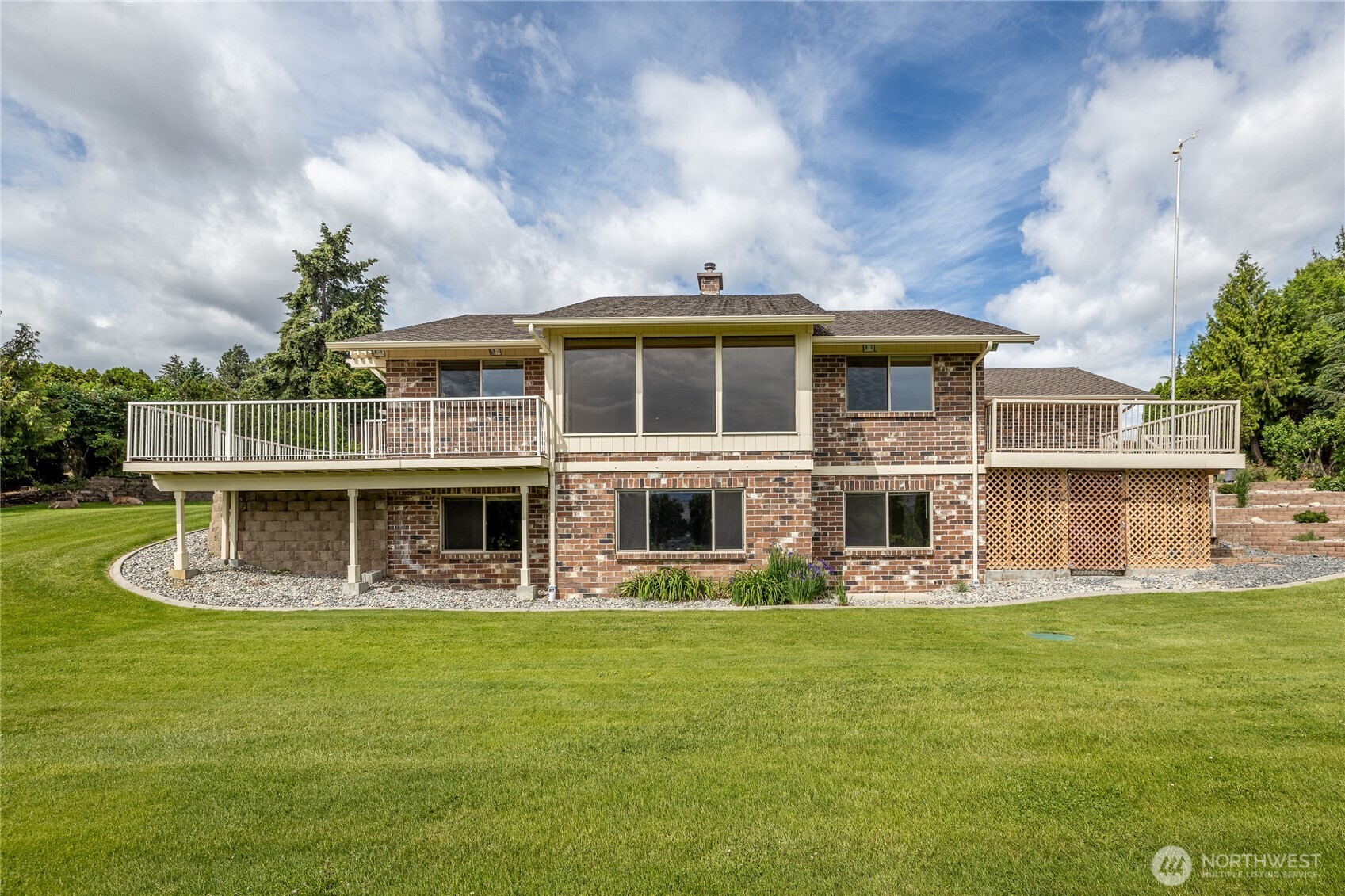 1632 Tanda Lane Wenatchee, WA 98801 - Photo 1 of 40
