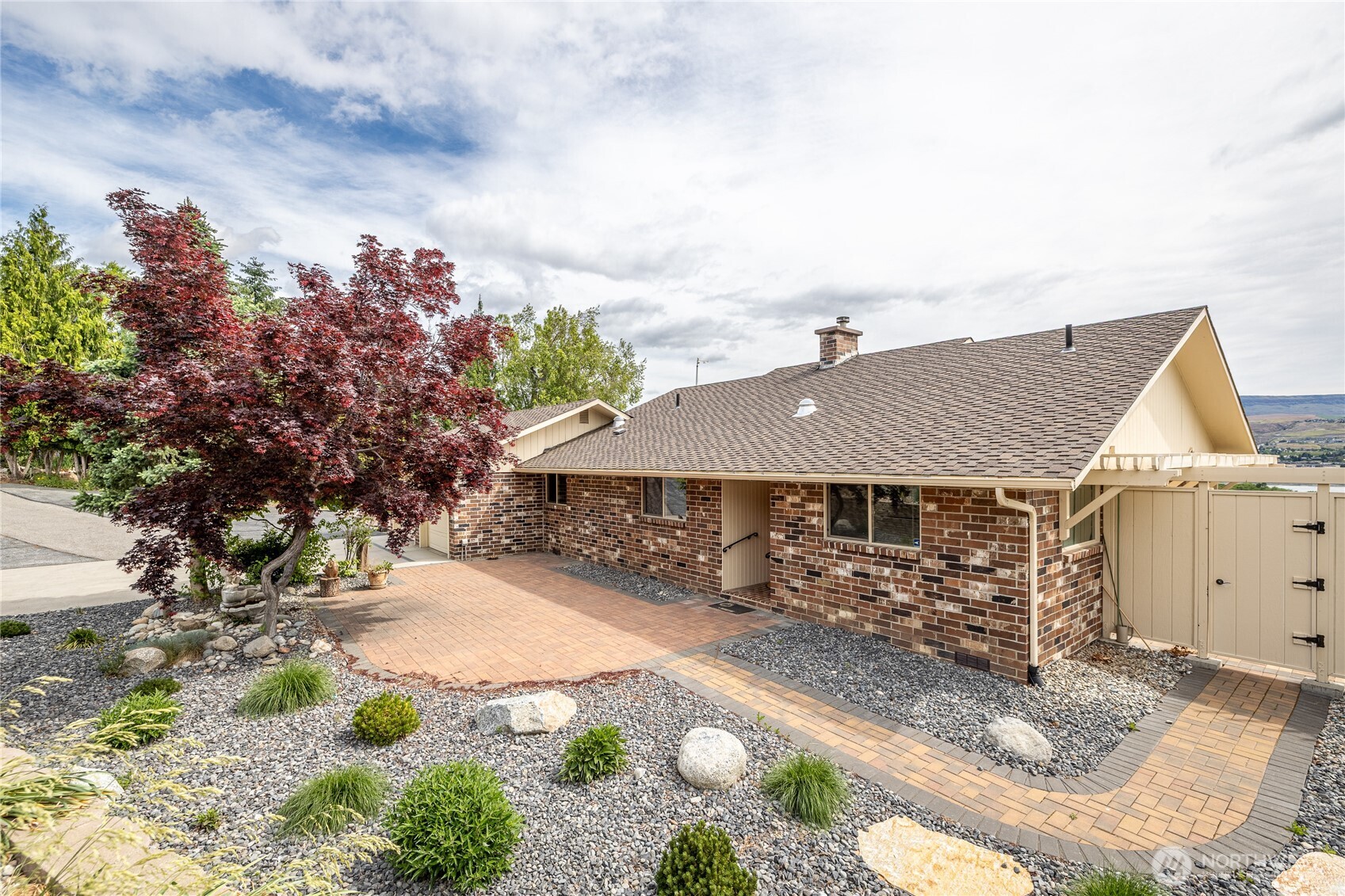 1632 Tanda Lane Wenatchee, WA 98801 - Photo 2 of 40