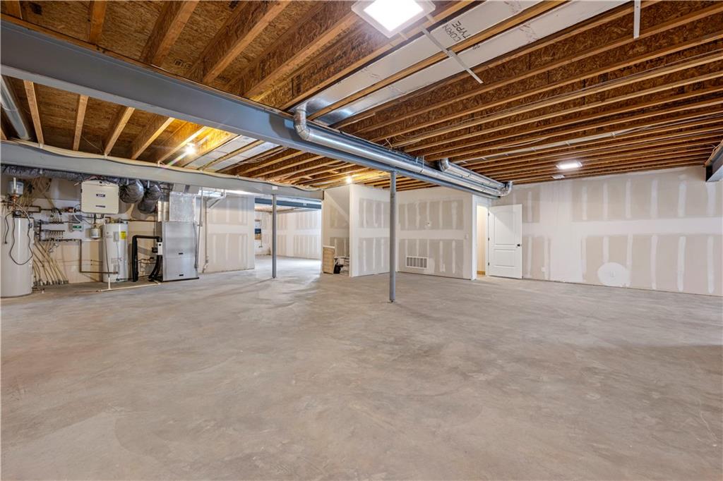 20660 Mission Road Stilwell, KS 66085 - Photo 47 of 67 Gallery Image 47