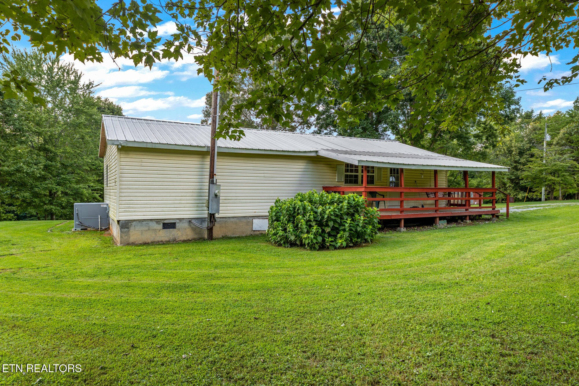 304 King Road Madisonville, TN 37354 - Photo 3 of 24