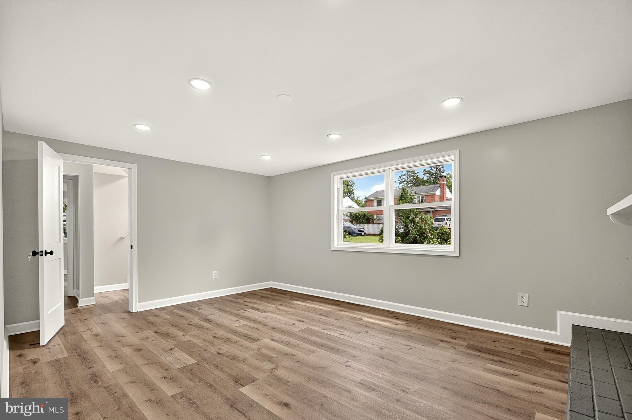 4016 Mapleton Drive Chantilly, VA 20151 - Photo 30 of 47 Gallery Image 30