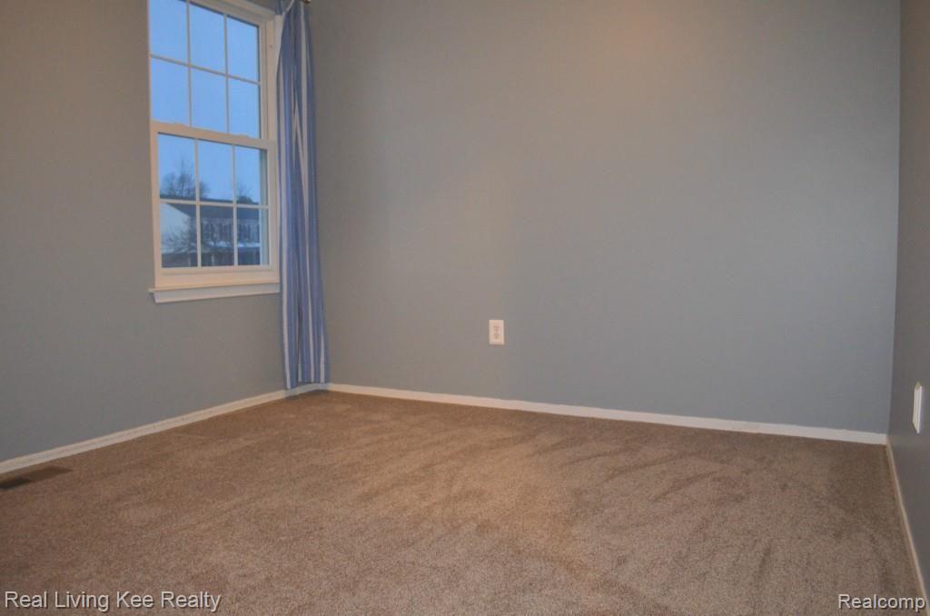 2035 North Fairview Lane Rochester, MI 48306 - Photo 22 of 35 Guest Room 2.jpg
