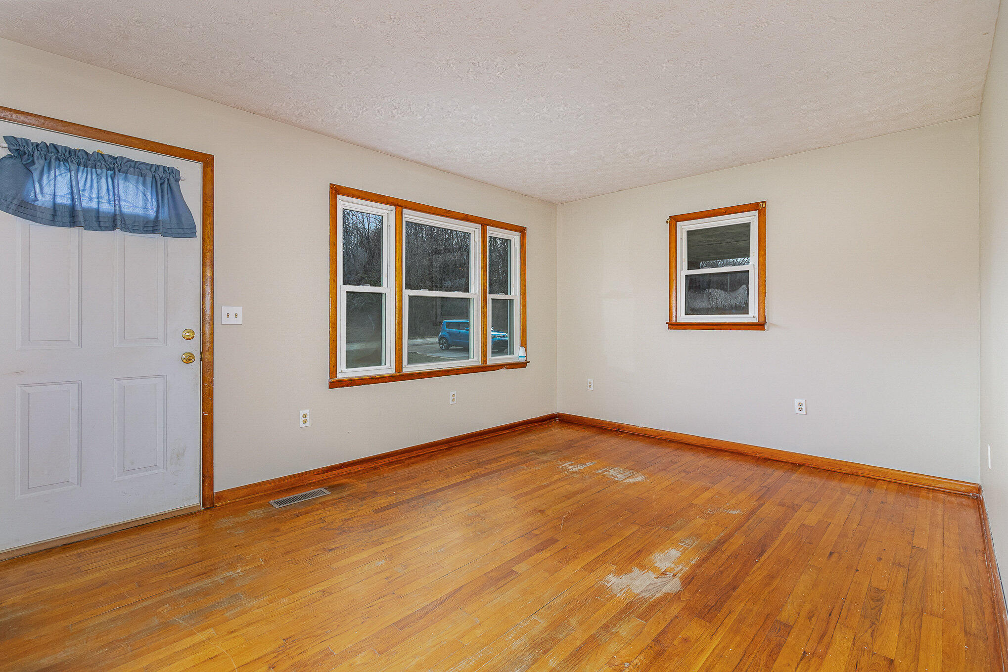 140 Lowe Road Sparta, KY 41086 - Photo 6 of 33 Gallery Image 6