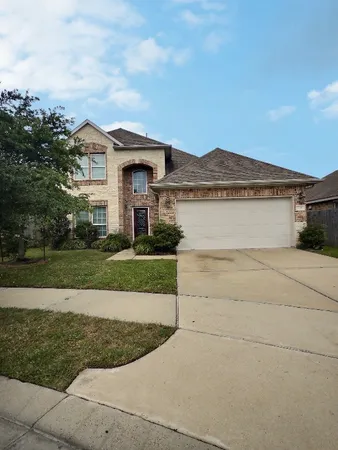 $2,500 | 118 Silverglen Court, La Marque, TX 77568