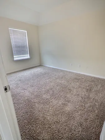 $2,500 | 118 Silverglen Court, La Marque, TX 77568