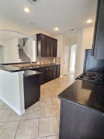 $2,500 | 118 Silverglen Court, La Marque, TX 77568