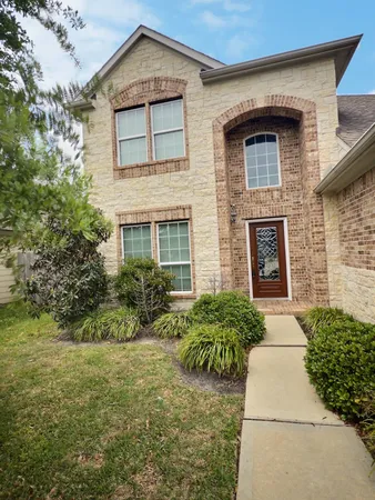 $2,500 | 118 Silverglen Court, La Marque, TX 77568